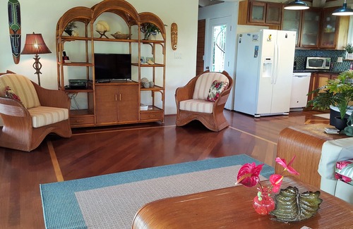 Keaau House | Stunning Ocean and Mauna Kea Views