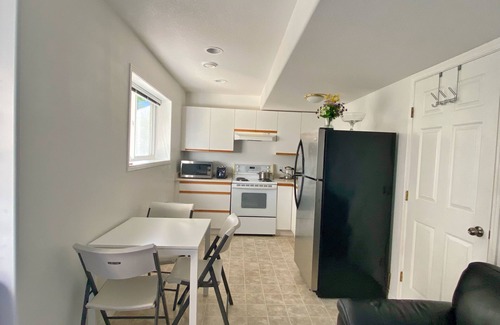 Regional District of Nanaimo House | Stunning oceanic views right outside, 4-minutes to WaterfrontPark, Cozy Comfort!