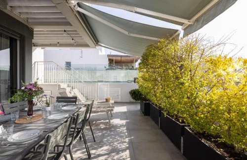 Tel Aviv City Center Apartment | Stunning Penthouse - Private Pool