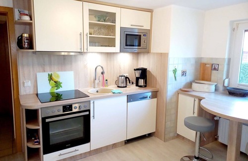 Colpin House | Stunning private villa for 6 guests with WIFI, TV, patio, pets allowed, panoramic view and parking