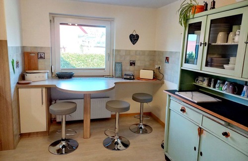 Colpin House | Stunning private villa for 6 guests with WIFI, TV, patio, pets allowed, panoramic view and parking
