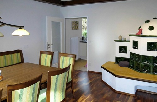 Sankt Martin am Grimming House | Stunning private villa for 10 guests with WIFI, TV, terrace, pets allowed and parking