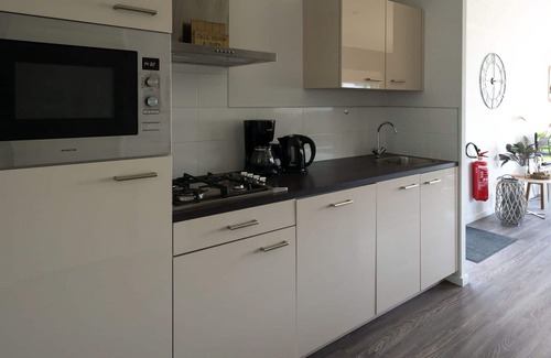 Bovenkarspel House | Stunning private villa for 4 guests with WIFI, TV, terrace and parking