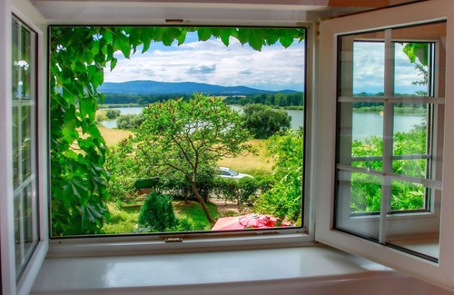 Holubovska Basta House | Stunning private villa for 4 guests with WIFI, TV, terrace and pets allowed