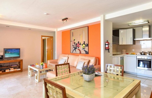 Salobre Villa | Stunning private villa with private pool, A/C, WIFI, TV, patio, pets allowed and parking