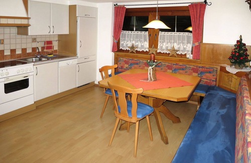 Distelberg House | Stunning private villa for 8 people with WIFI, pool, TV and patio