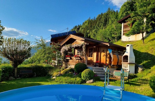 Distelberg House | Stunning private villa for 8 people with WIFI, pool, TV and patio