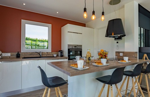 Cleder House | Stunning private villa for 8 guests with private pool, WIFI, TV and terrace