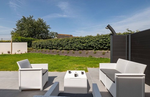 Cleder House | Stunning private villa for 8 guests with private pool, WIFI, TV and terrace