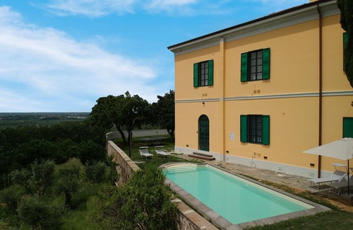 Massarosa House | Stunning private villa with A/C, private pool, WIFI, TV, veranda, panoramic view, close to Viareggio