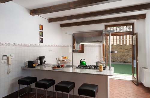 Subbiano Villa | Stunning private villa with hot tub, WIFI, A/C, private pool, TV and terrace, close to Arezzo
