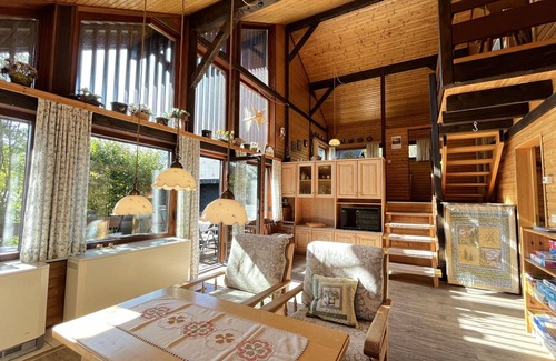 Bernau House | Stunning private villa for 6 guests with TV, balcony and pets allowed