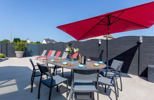 Creances House | Stunning private villa for 8 people with WIFI, TV, terrace and pets allowed