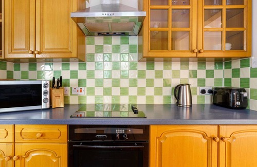 Bearnock House | Stunning private villa for 4 people with TV, patio, pets allowed, panoramic view and parking