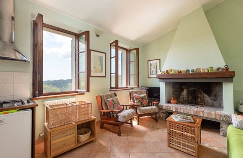 Montieri Villa | Stunning private villa for 7 guests with patio, pets allowed and parking