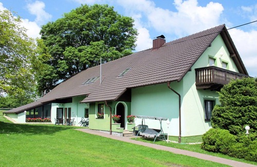 Predslav Villa | Stunning private villa for 8 guests with WIFI, private pool, TV, patio and pets allowed