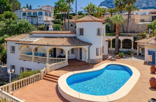 Denia Villa | Stunning private villa for 6 guests with private pool, WIFI, A/C, TV, patio and parking