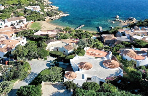 Punta Sardegna Villa | Stunning private villa for 10 guests with A/C, TV, terrace, pets allowed and parking