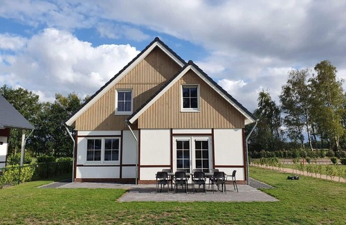 Susteren House | Stunning private villa for 14 guests with pool, WIFI, TV and terrace