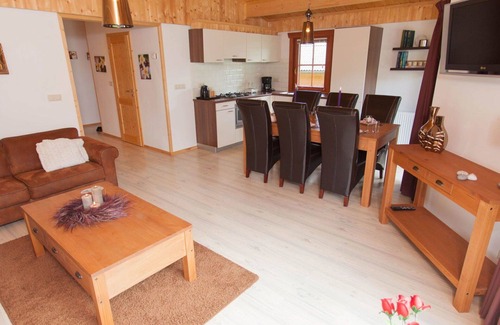 Susteren House | Stunning private villa for 6 people with WIFI, pool, TV and terrace