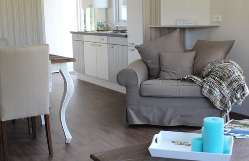 Susteren House | Stunning private villa for 4 people with WIFI, pool, TV and terrace