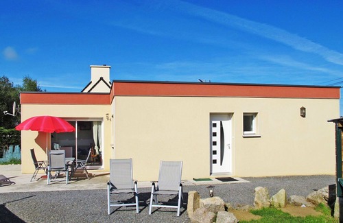 Kerlouan House | Stunning private villa for 4 guests with WIFI, TV, terrace and pets allowed