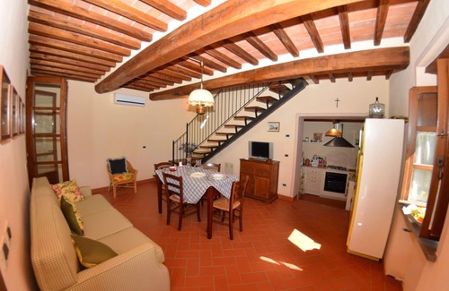 Cascine-La Croce Villa | Stunning private villa with A/C, WIFI, private pool, veranda and pets allowed, close to Lucca