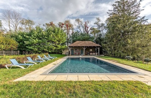 Morris House | Stunning renovated horse farm with pool, hot tub, and 6 bedrooms.