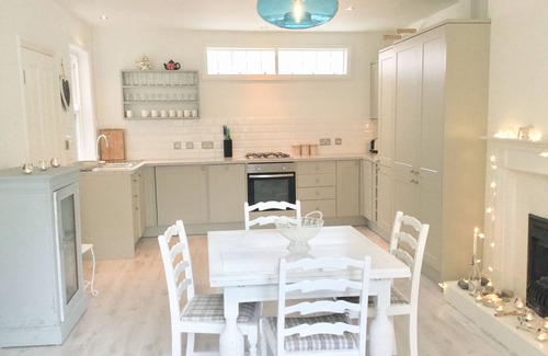 Sandsend Apartment | Stunning Sandsend Property - 30 meters from the beach!