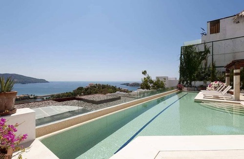 Ixtapa House | Stunning Sea View House with Spectacular Pool