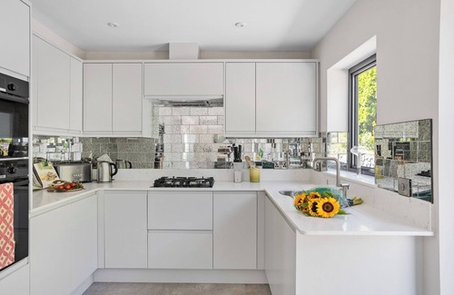 Bigbury-on-Sea House | Stunning sea views & comfort 250m from Beach