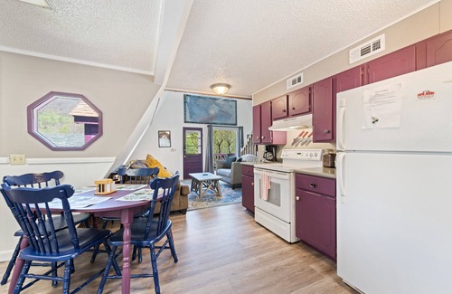 Maggie Valley Ski Chalet | Stunning & Secluded A-Frame Chalet- close to Hiking, Waterfalls, Casino, & more!