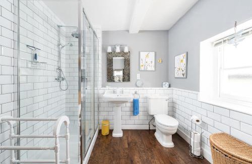 St Neots Villa | Stunning & spacious Georgian town house in St Neots town centre with parking