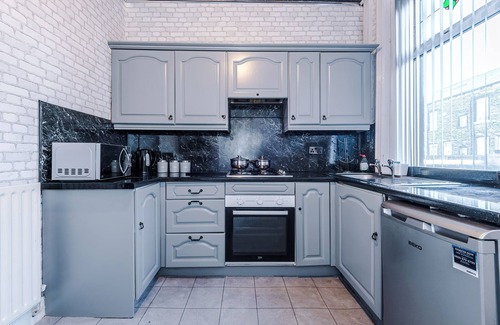 Bradford House | Stunning Three Bed House in Bradford