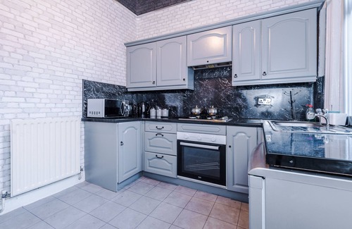 Bradford House | Stunning Three Bed House in Bradford