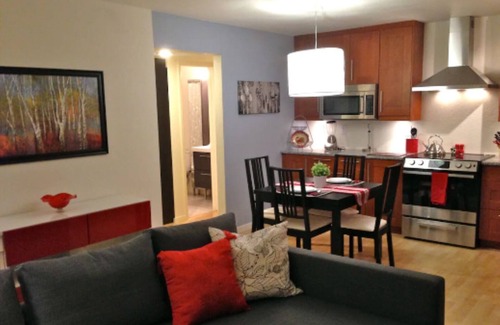 Glenwood Grove - North Iris Condo | STUNNING, Top-Shelf Suite Retreat!