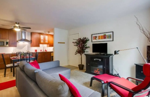 Glenwood Grove - North Iris Condo | STUNNING, Top-Shelf Suite Retreat!