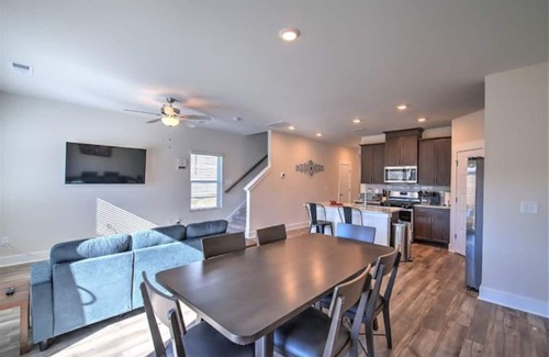 Greer House | Stunning Townhome in Greer