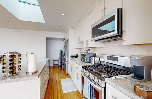Miraloma Park House | Stunning Upper Noe Valley luxury home w/Bay views