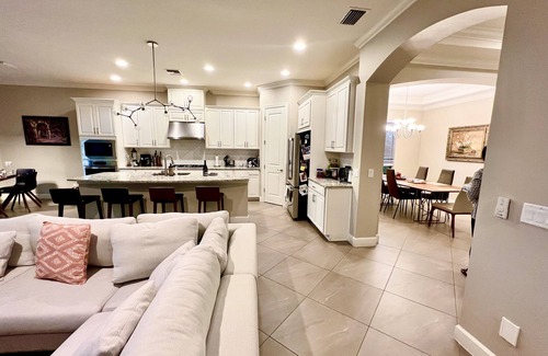 Naples Villa | Stunning Upscale 4B5Bath Villa With Full Amenities And Golf Membership