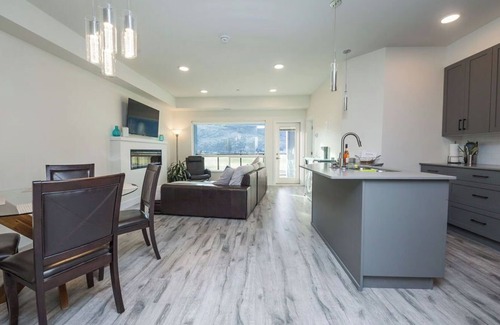 Kamloops Condo | Stunning View, 2 beds 1.5 bath @ Dunes Golf Course