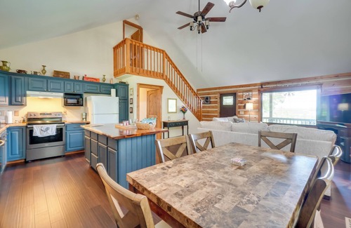 Rockwood Cabin | Stunning Views: Modern Cabin by Watts Bar Lake