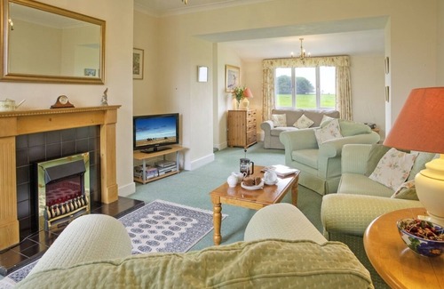 Belford Cottage | Stunning views over open farmland with sheep outside your windows
