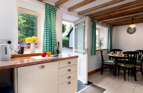 Pantymwyn House | Stunning villa for 2 guests with WIFI, TV and parking