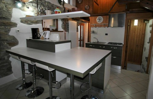 Castelveccana House | Stunning villa for 4 people with TV