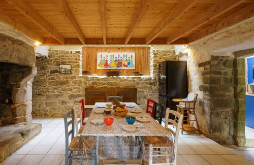 Plovan House | Stunning villa for 6 guests with WIFI, TV and terrace