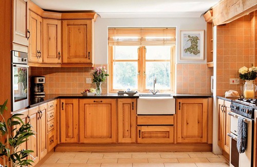 Devils Bridge House | Stunning villa for 12 people with hot tub, WIFI and pets allowed