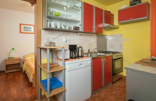 Polje House | Stunning villa with private pool, hot tub, WIFI, A/C, TV, terrace, pets allowed and parking
