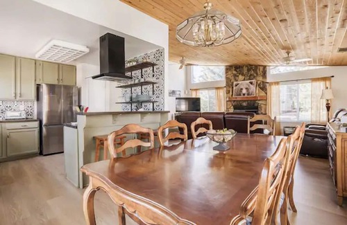 Big Bear Ski Chalet | ✅ StunningViews, GameRoom, BBq, FirePit, HotTub, Spacious & Cozy
