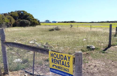 Moorowie House | Sturt Bay Retreat